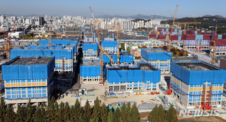 서울 강동구 둔촌주공아파트 재건축 공사 현장. 뉴시스 자료사진.