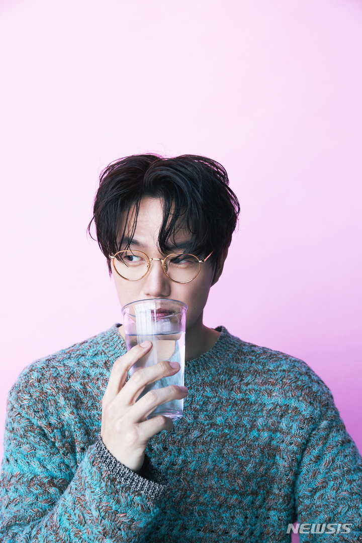 [서울=뉴시스]성시경. (사진=에스케이재원 제공) 2021.10.29. photo@newsis.com