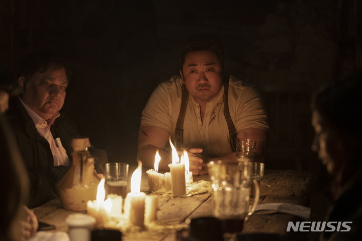 [서울=뉴시스] 영화 '이터널스' 마동석 스틸. (사진=월트디즈니컴퍼니 코리아 제공) 2021.10.29 photo@newsis.com