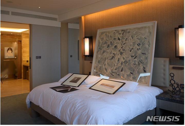 [서울=뉴시스] ‘아시아 호텔 아트페어 서울 2021'이 17~21일 나인트리 프리미어 호텔 인사동 12, 14층과 서울 인사동 문화지구 전역에서 열린다. 