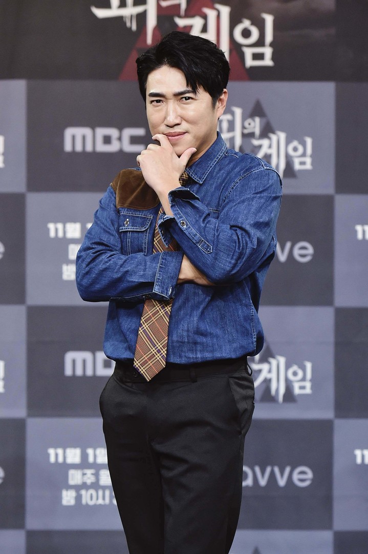 [서울=뉴시스] 박진희 기자 = MBC 새 예능 '피의 게임' 출연자 장동민이 1일 온라인 제작발표회를 하고 있다. (사진=MBC 제공) 2021.11.01. photo@newsis.com *재판매 및 DB 금지