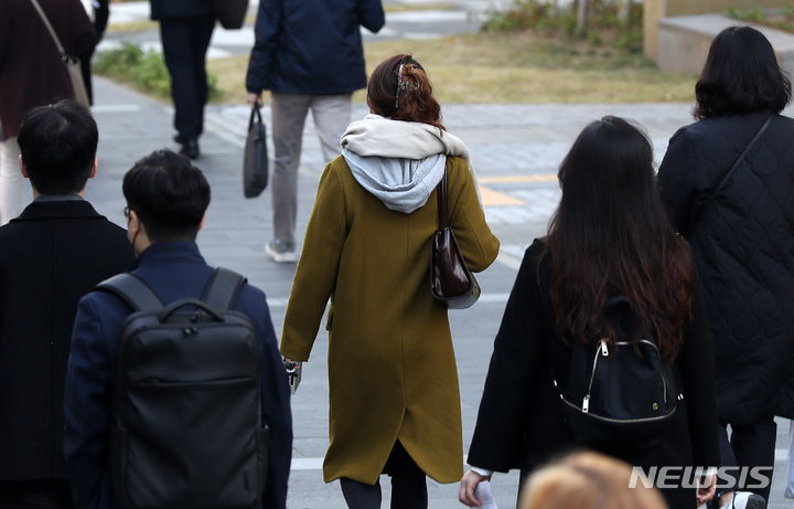 포근한 월요일, 서울 낮 8도…영동·경북 눈 또는 비