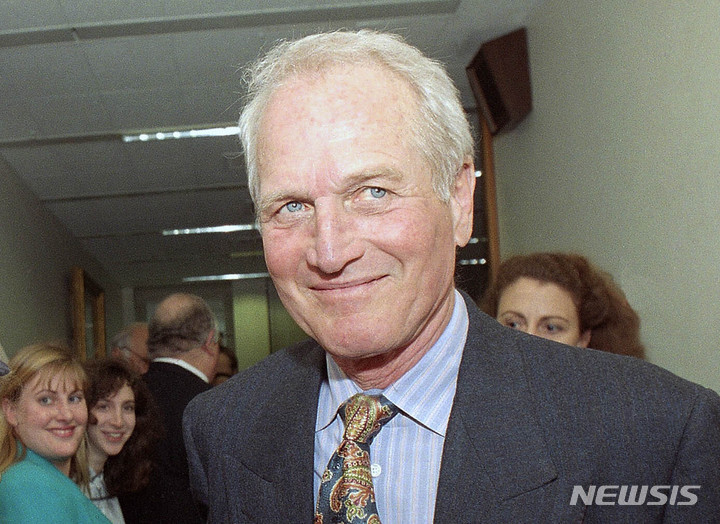 [미국=AP/뉴시스] 1993년 4월 배우 고(故) 폴 뉴먼의 생전 모습. 2022. 08. 25.