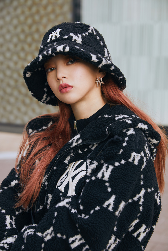 [서울=뉴시스]MLB 겨울모자. (사진=MLB 제공). 2021.11.07. photo@newsis.com *재판매 및 DB 금지