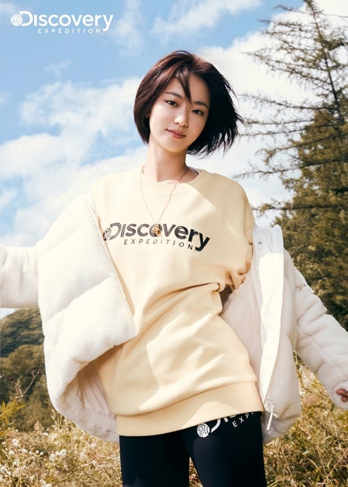 [서울=뉴시스]프리미엄 라이프스타일 아웃도어 브랜드 '디스커버리 익스페디션' 모델을 맡은 배우 전여빈. 지난달 18일 캠페인 영상을 공개했다. (사진=디스커버리 익스페디션 제공). 2021.11.07. photo@newsis.com *재판매 및 DB 금지