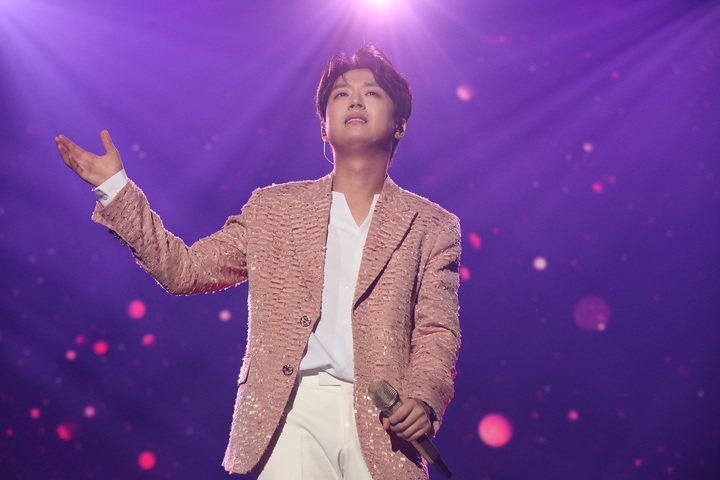 [서울=뉴시스] 이찬원. 2021.11.07. (사진 = 블리스 엔터테인먼트 제공) photo@newsis.com