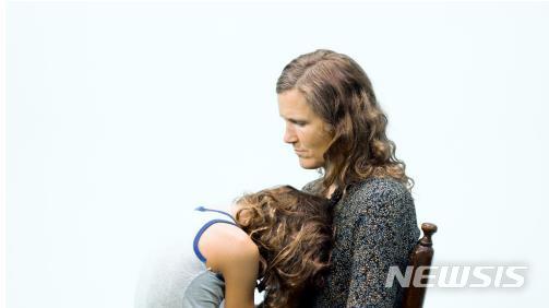 [서울=뉴시스]함양아, 사람은 무엇을 배우나(TBC), video still, 2021ⓒ yangahham/ pibigallery