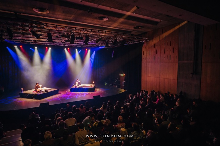 [런던=뉴시스]국악듀오 달음의 런던 공연 모습. (사진: 주영한국문화원) 2021.11.8. *재판매 및 DB 금지