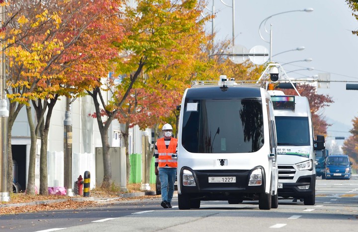 [광주=뉴시스] 첫 실증 운행에 나선 조선대 무인공공정보수집차량. (사진 제공 = 조선대학교) *재판매 및 DB 금지