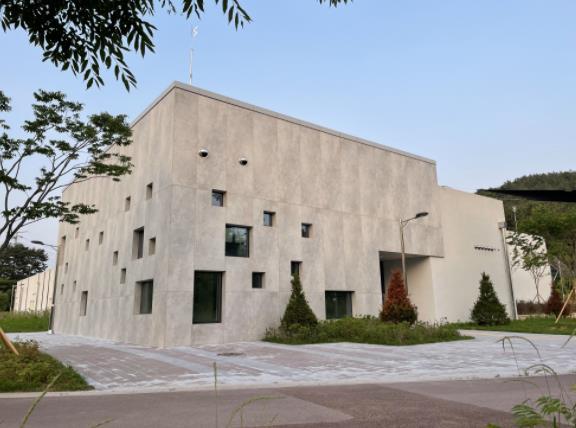 [서울=뉴시스] 국립생태원이 운영 중인 국제적 멸종위기동물 보호시설 전경. (사진=국립생태원 제공). 2021.11.11. photo@newsis.com *재판매 및 DB 금지