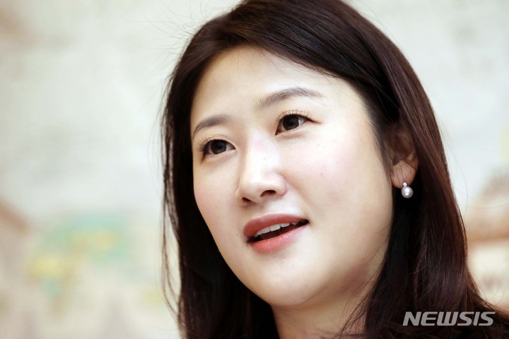 [서울=뉴시스] 박진희 기자 = 백새미 블루스퀘어/코엑스아티움 극장장이 지난 12일 서울 용산구 인터파크 씨어터에서 뉴시스와 인터뷰 하고 있다. 2021.11.15. pak7130@newsis.com