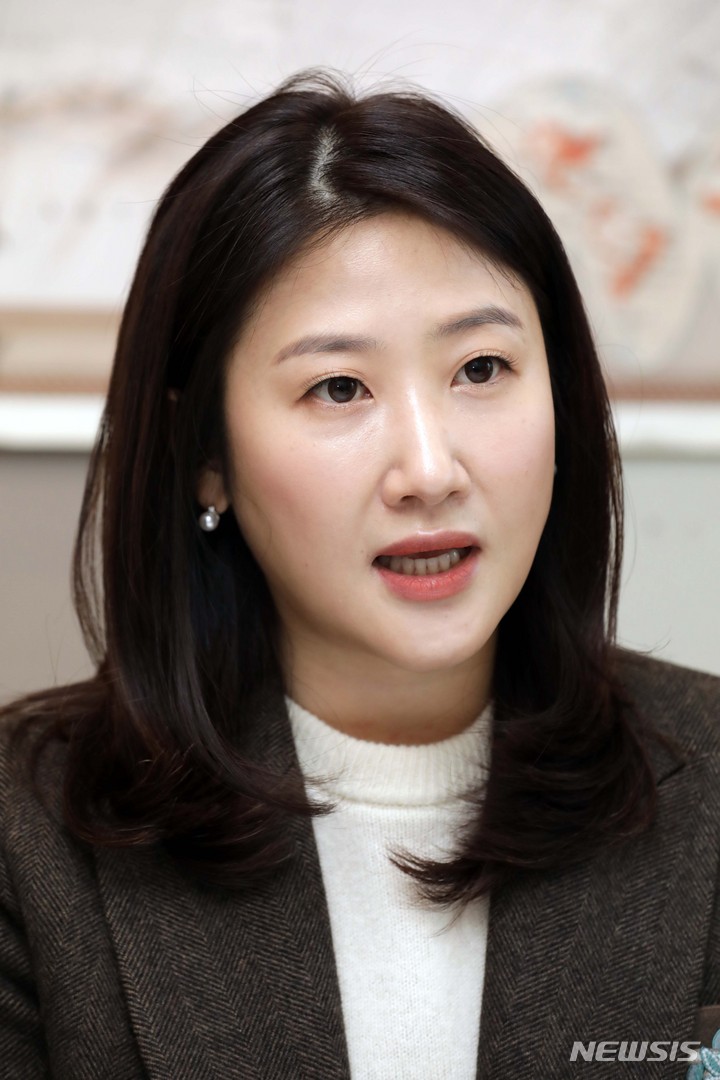 [서울=뉴시스] 박진희 기자 = 백새미 블루스퀘어/코엑스아티움 극장장이 지난 12일 서울 용산구 인터파크 씨어터에서 뉴시스와 인터뷰 하고 있다. 2021.11.15. pak7130@newsis.com