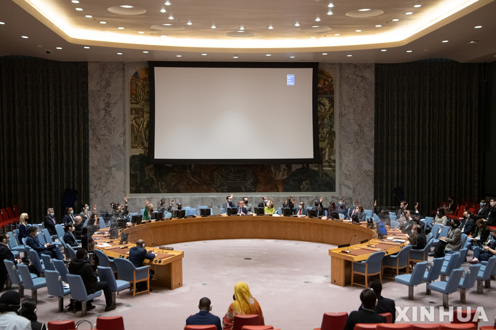 [유엔본부= AP/뉴시스] 유엔 안전보장이사회가 중앙아프리카공화국(CAR)의 유엔평화유지군 파견기간을&nbsp; 1년 연장하는 안을 2022년 8월10일 결의하고 있다.&nbsp; 2025.06.26.