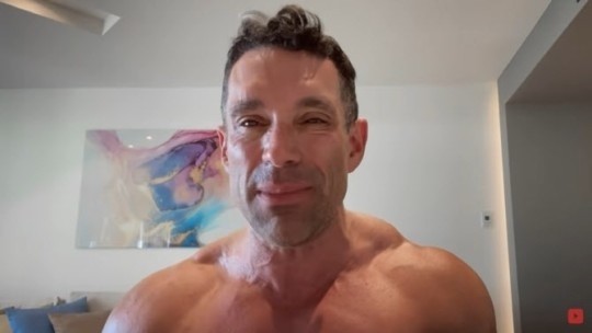 [서울=뉴시스] 그렉 듀셋 2021.11.17.(사진=그렉듀셋 유튜브 방송 캡처) photo@newsis.com *재판매 및 DB 금지