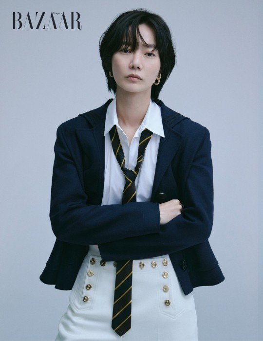 [서울=뉴시스] 배두나. (사진=하퍼스 바자 제공).2021.11.23.photo@newsis.com