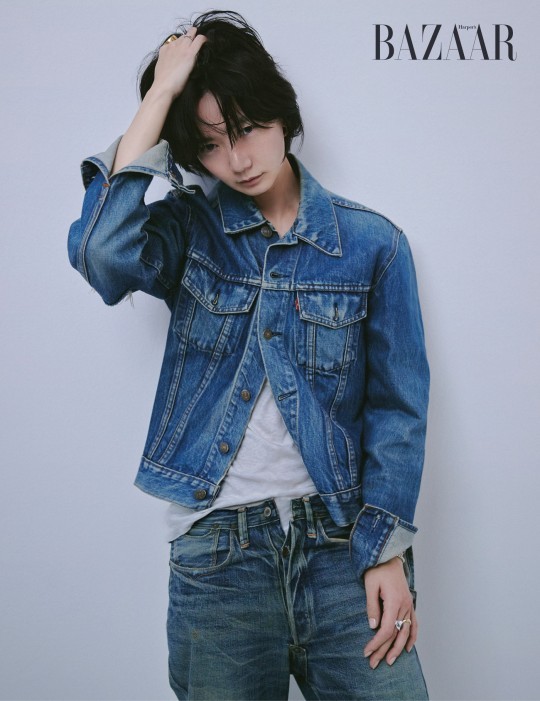 [서울=뉴시스] 배두나. (사진=하퍼스 바자 제공).2021.11.23.photo@newsis.com