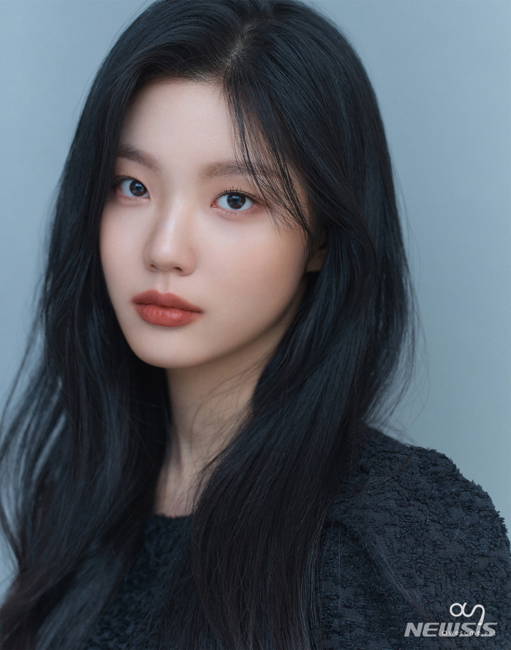 [서울=뉴시스] 신예 김예지, '학교 2021' 출연해 조이현과 '현실 자매' 케미 뽐낸다 2021.11.24(사진=어썸이엔티 제공) photo@newsis.com*재판매 및 DB 금지