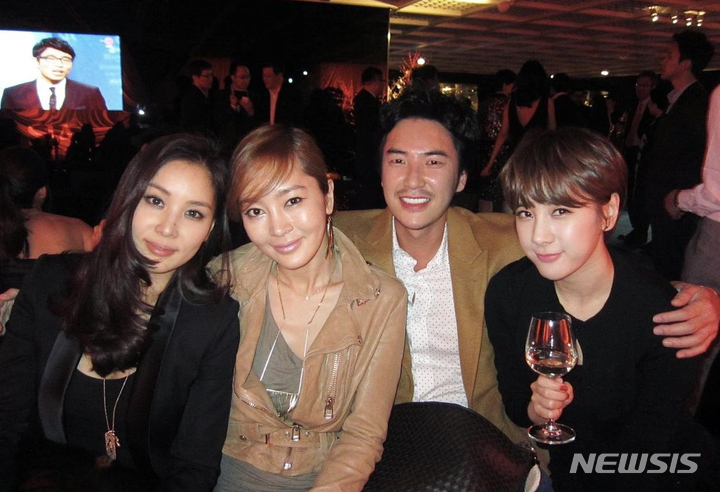 [서울=뉴시스] 김우리·고소영·서인영. 2021.11.26. (사진 = 김우리 인스타그램 캡처) photo@newsis.com