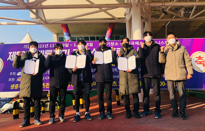 '제59회 대통령기 전국 소프트테니스대회'에 나가 호성적을 거둬 '40년 정구의 메카 순창'의 위상을 다시 한번 드높인 순창군청정구단 선수들. *재판매 및 DB 금지