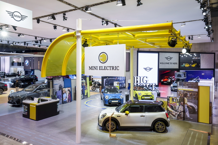 "음료·기념품에 사진촬영까지"…BMW, '2021 서울모빌리티쇼'서 쏜다