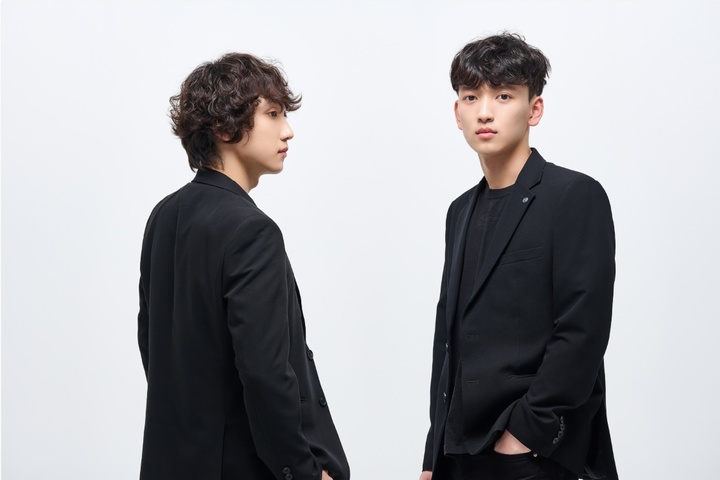 [서울=뉴시스] 왼쪽부터 김경찬, 김은찬. 레드씨 멤버들. 2021.11.28. (사진 = CJ문화재단 제공) photo@newsis.com