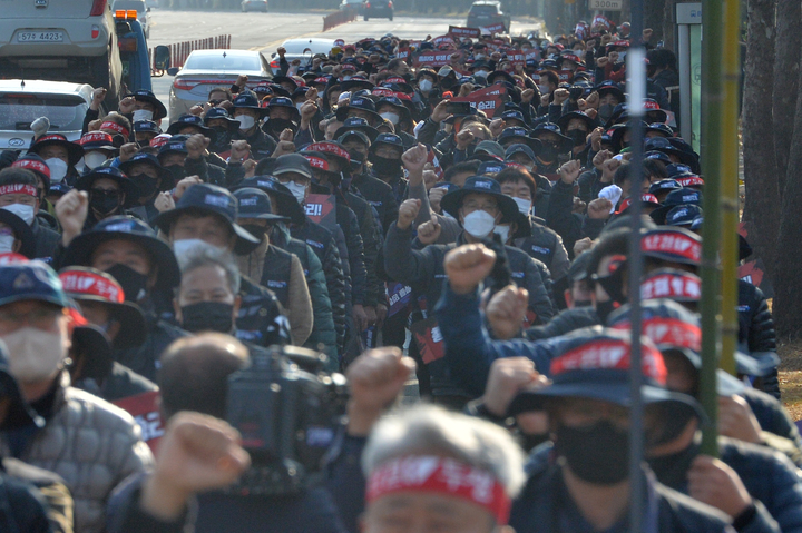 26일 오전 총 파업 중인 화물연대 노조원들. *재판매 및 DB 금지
