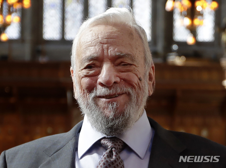 [런던(영국)=AP/뉴시스] 26일(현지시간) 별세한 뮤지컬 작곡가 겸 작사가 스티븐 손드하임의 2018년 9월27일 촬영한 생전 모습. 2021.11.27.