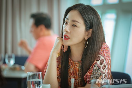 [서울=뉴시스] 장르만 로맨스 (사진=뉴 제공 ) 2021.11.29. photo@newsis.com