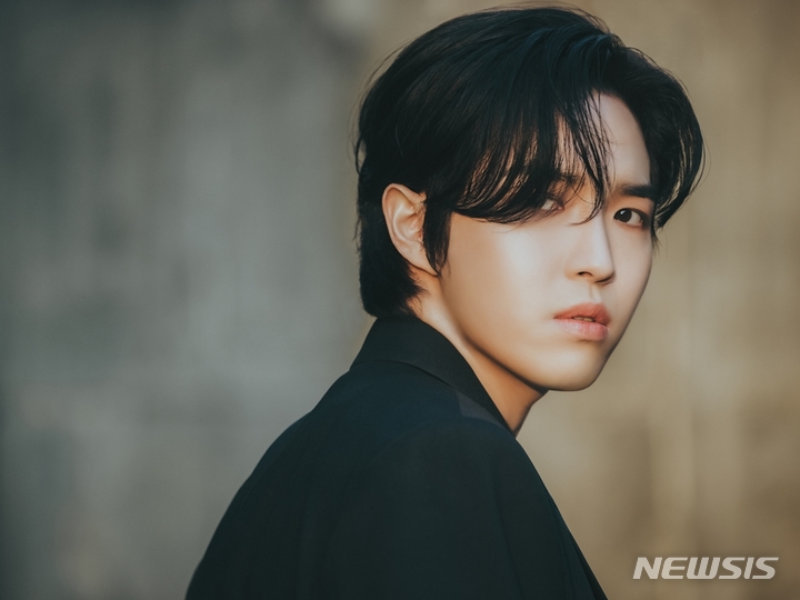 [서울=뉴시스] 김재환. 2021.12.01(사진=스윙엔터테인먼트 제공) photo@newsis.com*재판매 및 DB 금지