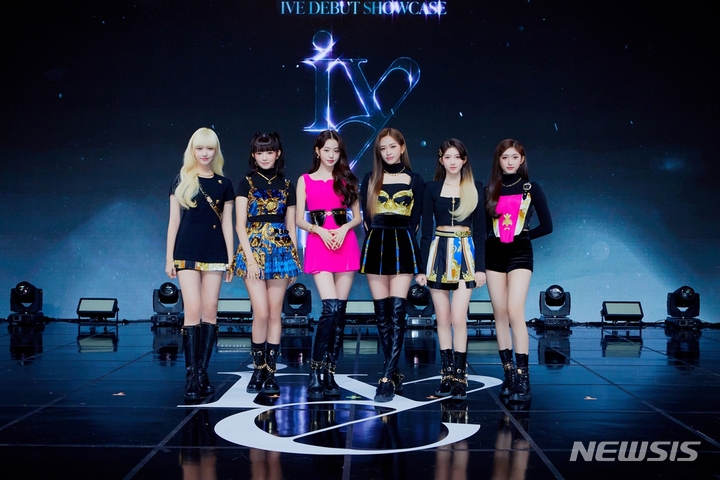 [서울=뉴시스] '스타쉽 6인조 신예' 아이브, 'ELEVEN' 발매 기념 데뷔 쇼케이스 성공리에 마쳤다 2021.12.02(사진=스타쉽엔터테인먼트 제공) photo@newsis.com*재판매 및 DB 금지