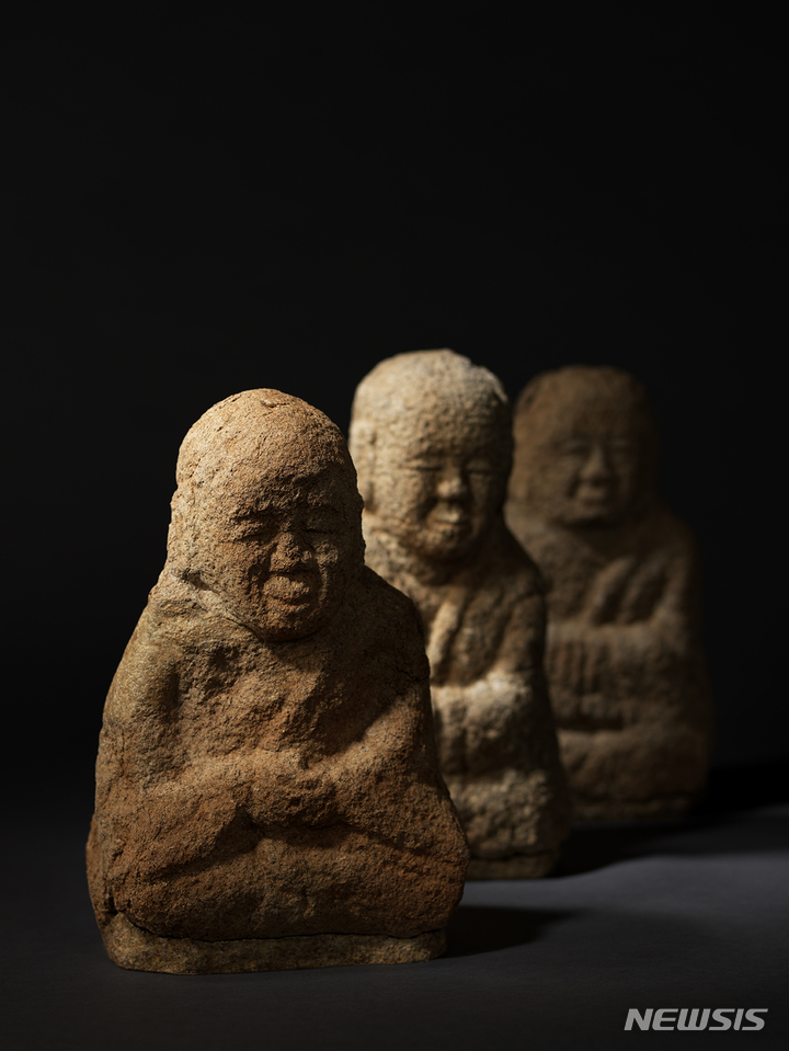 [서울=뉴시스] 문화체육관광부와 한국국제문화교류진흥원은 한국과 호주 수교 60주년을 기념해 시드니 파워하우스박물관에서 '영월 창령사 터 오백나한(2021년12월2일~2022년5월15일)' 전시를 개최한다. 사진은 작품 이미지, 영월 창령사 터 오백나한. (사진=한국국제문화교류진흥원 제공) 2021.12.03. photo@newsis.com *재판매 및 DB 금지