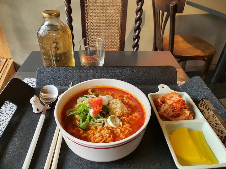 SK렌터카, 익선동에 라면집 열고 이색 마케팅