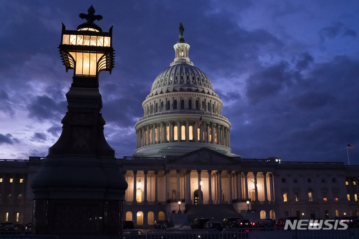 [워싱턴=AP/뉴시스]미국 의사당 전경.