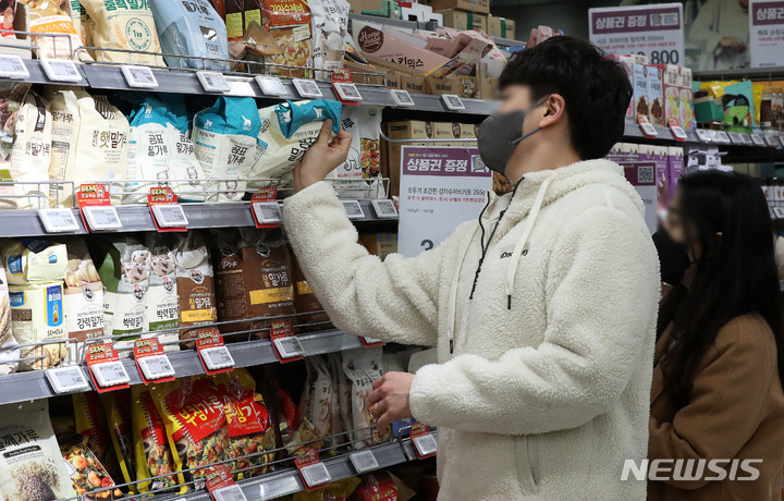 밀가루 수입가 22% 급등…전문가들 "이제 상승 초기"