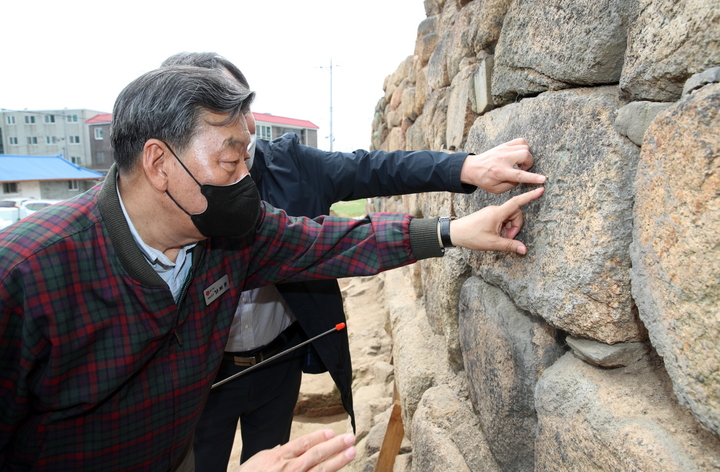 태안읍성을 둘러보는 가세로 군수 *재판매 및 DB 금지