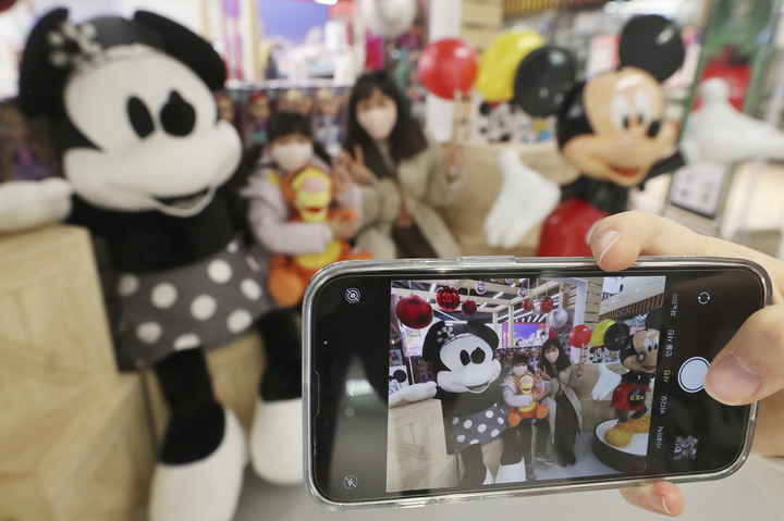 KT M&S, '디즈니' 콜라보 체험매장 신규 오픈