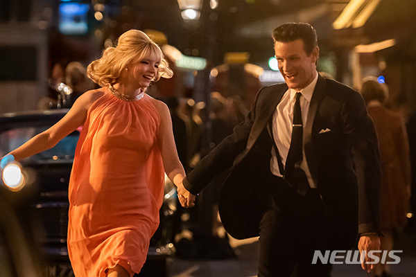 [서울=뉴시스] 라스트 나잇 인 소호 (사진=유니버설 픽쳐스 제공) 2021.12.07. photo@newsis.com