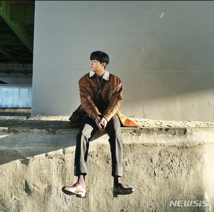 [서울=뉴시스]안효섭 2021.12.08(사진=안효섭 공식 인스타그램 캡처) photo@newsis.com*재판매 및 DB 금지