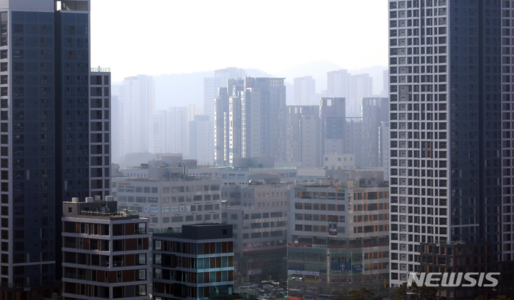 첫발 뗀 민간 사전청약 '초라한 성적표'…입지에 갈렸다