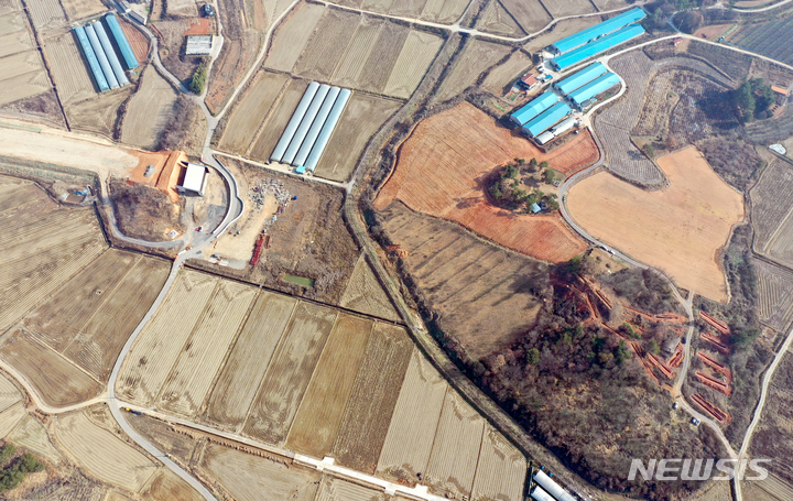 [나주=뉴시스] 류형근 기자 = 전남 나주 봉황면 광주~강진 고속도로 5공구 건설 현장. hgryu77@newsis.com