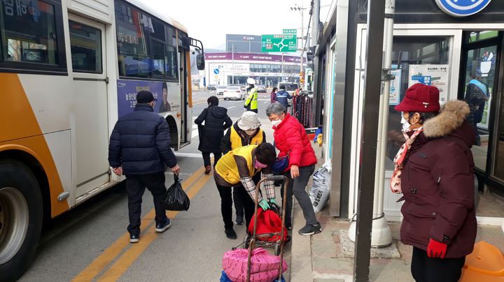 [해남=뉴시스] 농어촌 버스 행복도우미. *재판매 및 DB 금지