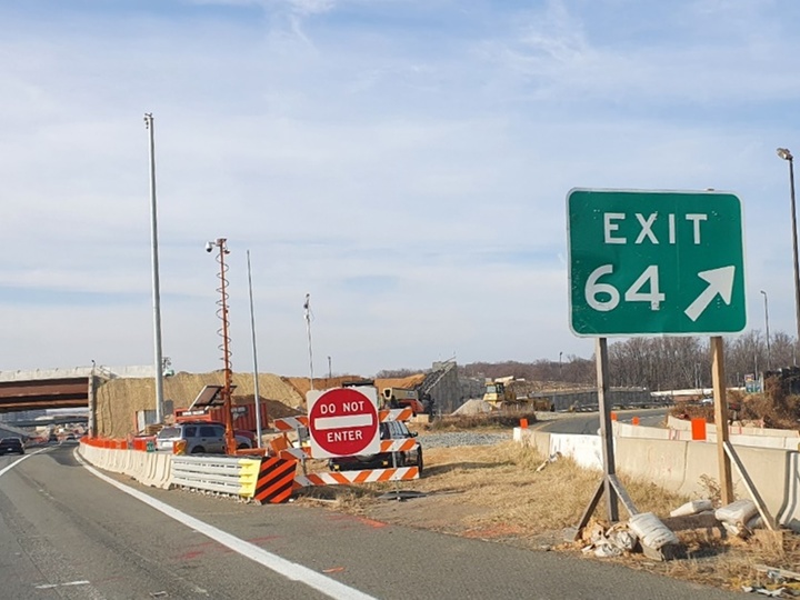 [워싱턴=뉴시스]김난영 특파원=9일(현지시간) 버지니아 폴스처치 인근 고속도로 분기점에서 공사가 진행되는 모습. imzero@newsis.com 2021.12.10. *재판매 및 DB 금지
