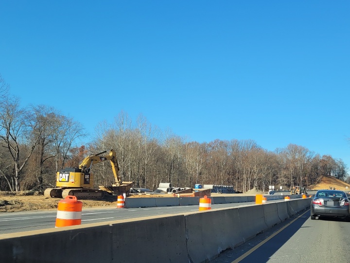[워싱턴=뉴시스]김난영 특파원=5일(현지시간) 버지니아 울프트랩 인근 고속도로에서 공사가 진행되는 모습. imzero@newsis.com 2021.12.10. *재판매 및 DB 금지
