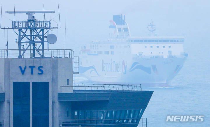 [인천=뉴시스] 인천과 제주를 잇는 2만7000t급 대형 크루즈 카페리 여객선인 '비욘드 트러스트호(Beyond Trust)'. (사진=뉴시스DB) photo@newsis.com