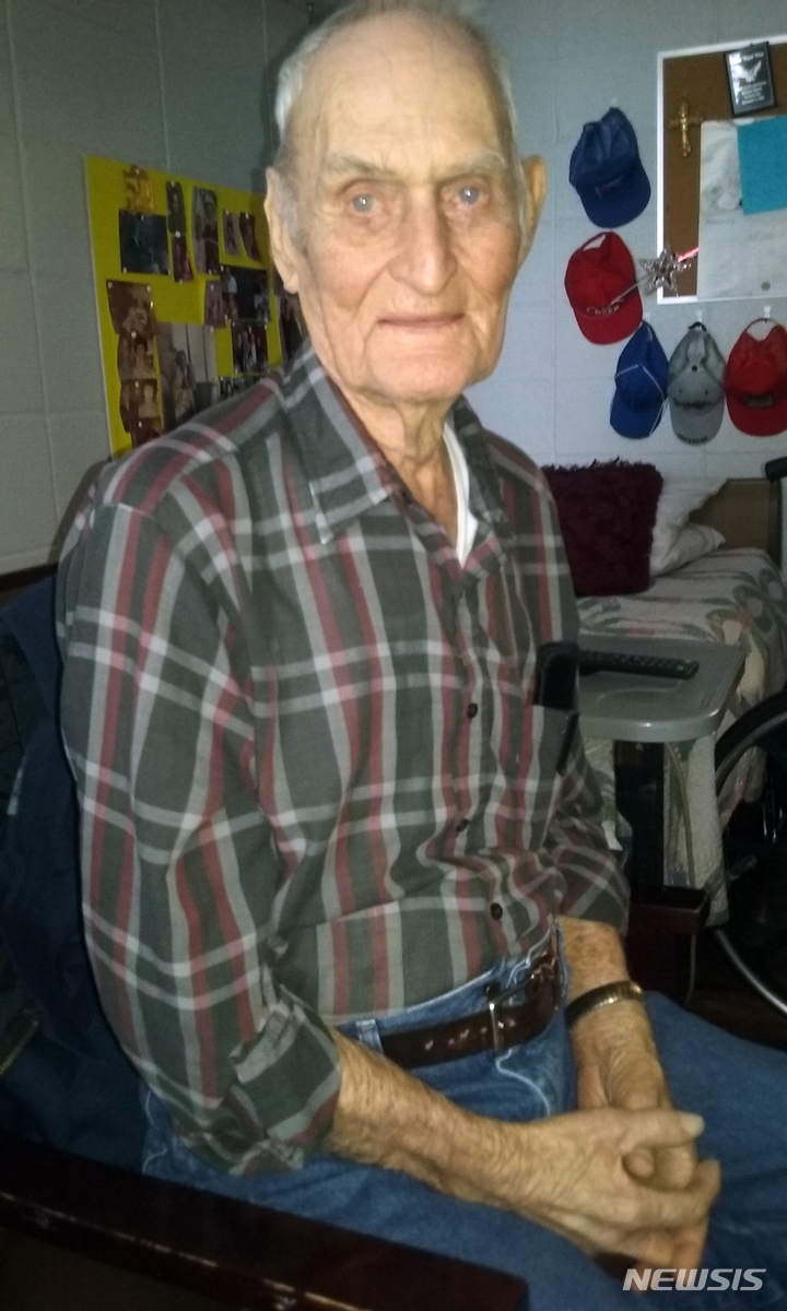 [워싱턴=AP/뉴시스]미국 중부 토네이도로 숨진 한국전 참전 용사 골든 웨스 헴브리(94)의 생전 모습. 2021.12.14.