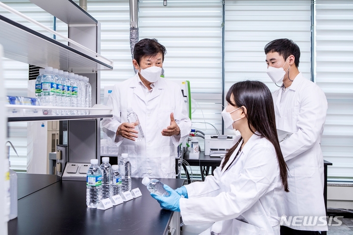 [장수브랜드 탄생비화]천연 정수기가 만든 대한민국 대표 생수 '제주삼다수'