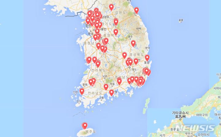 [서울=뉴시스] 2021년 11월 기준 전국 헌혈의집 위치를 구글지도에 표시한 화면. 수도권과 광역지자체를 중심으로 분포해 기초지자체는 '헌혈장소 공백'인 곳들이 눈에 띈다.