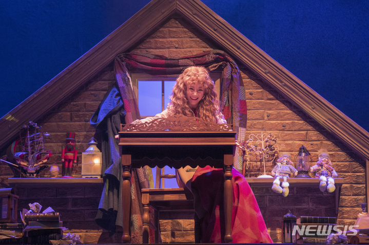 [서울=뉴시스]뮤지컬 '작은아씨들' 공연 사진. (사진=세종문화회관 서울시뮤지컬단 제공) 2021.12.19. photo@newsis.com 