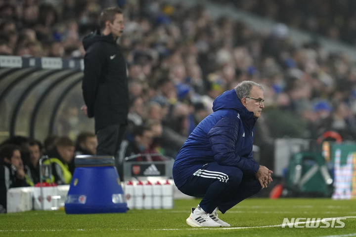 [리즈=AP/뉴시스]비엘사 감독. 2021.12.18.