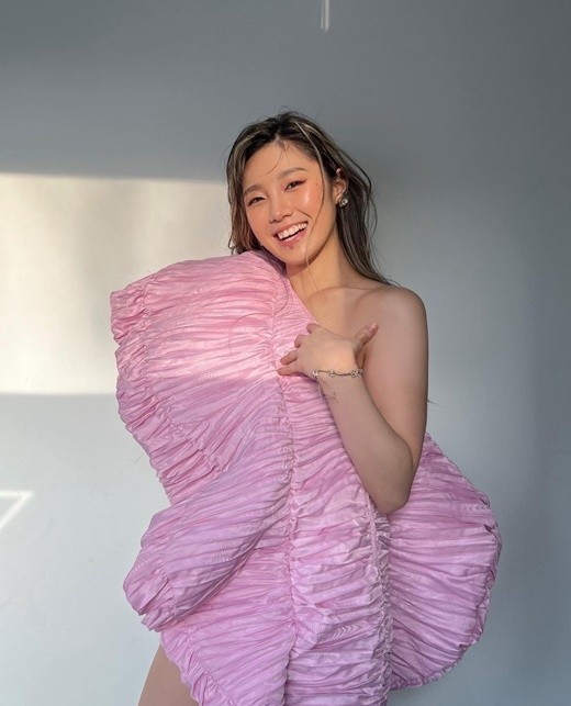 [서울=뉴시스] 리정. 2021.12.20. (사진 = 리정 인스타그램 제공) photo@newsis.com *재판매 및 DB 금지